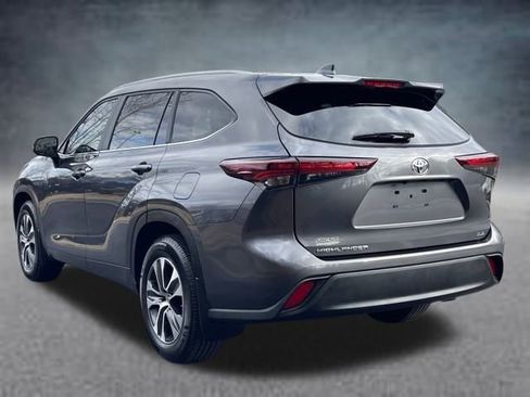 Used 2024 Toyota Highlander LE image 20