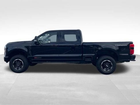 Used 2025 Ford F350 Platinum w/ Tremor Off-Road Package image 9