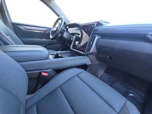 Used 2024 GMC Acadia AT4 image 20