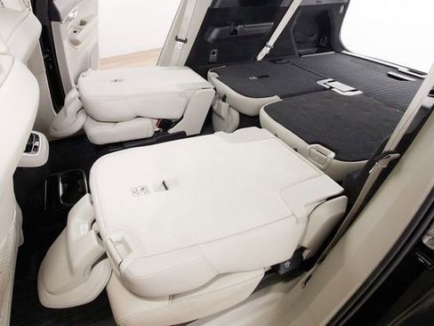 Certified 2023 Volvo XC90 B6 Plus w/ Protection Package Premier AWD/4WD image 28