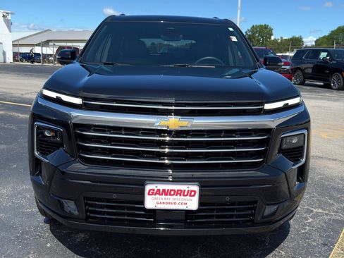 Used 2026 Chevrolet Traverse High Country w/ LPO, Floor Liner Package AWD/4WD image 3