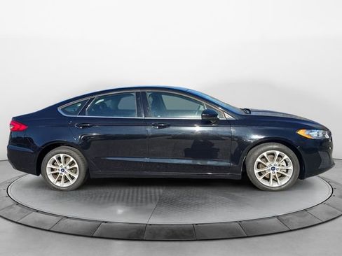 Used 2020 Ford Fusion SE image 6