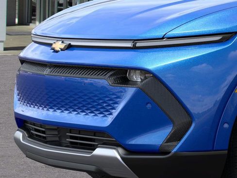 New 2025 Chevrolet Equinox EV LT image 13