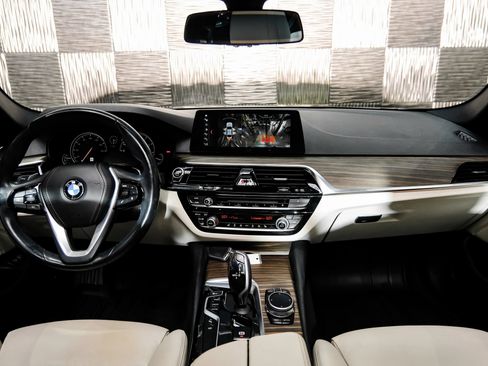 Used 2018 BMW 530i w/ Premium Package RWD image 13