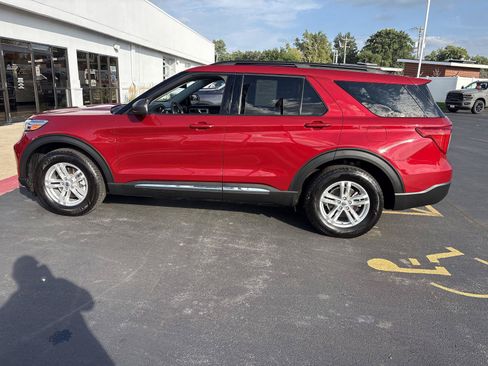 Used 2020 Ford Explorer XLT w/ Equipment Group 202A AWD/4WD image 8