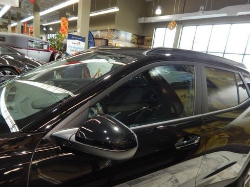 Used 2025 Chevrolet Trax LT w/ Driver Confidence Package image 13