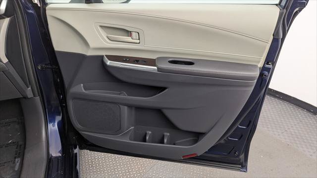 Used 2023 Toyota Sienna LE FWD image 23