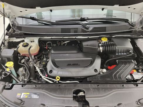 Used 2024 Chrysler Voyager LX FWD image 44