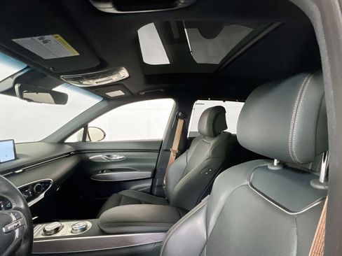 Used 2023 Genesis GV70 2.5T w/ Advanced Package image 23