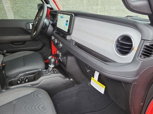 New 2024 Jeep Wrangler Unlimited Sahara w/ Technology Group image 18