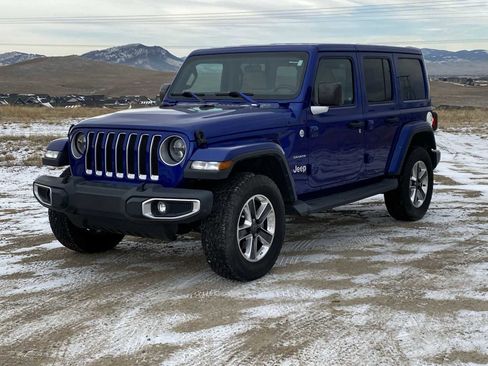 Used 2018 Jeep Wrangler Unlimited Sahara image 11