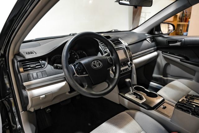 Used 2012 Toyota Camry LE FWD image 3