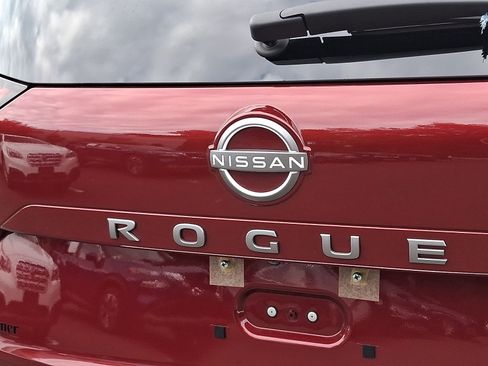 Certified 2026 Nissan Rogue SV w/ SV Premium Package AWD/4WD image 30