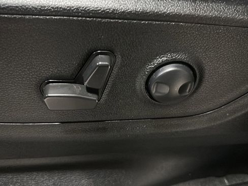 Used 2023 RAM 1500 Big Horn image 17