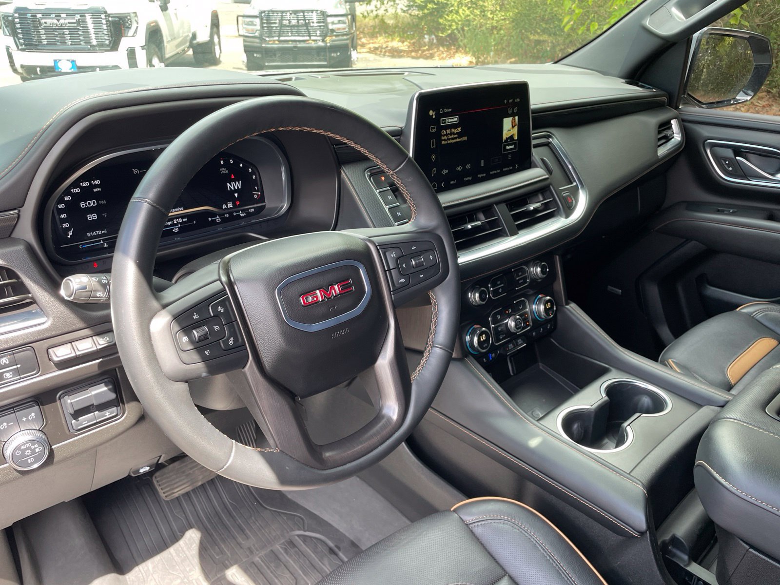 Used 2024 GMC Yukon AT4 w/ Technology Package AWD/4WD image 30