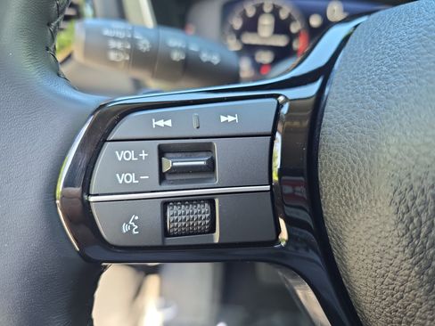 Used 2023 Honda Pilot Elite image 18