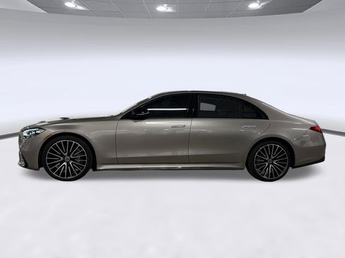 Used 2023 Mercedes-Benz S 500 4MATIC image 2