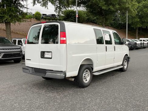 Used 2025 Chevrolet Express 2500 w/ Driver Convenience Package RWD image 5