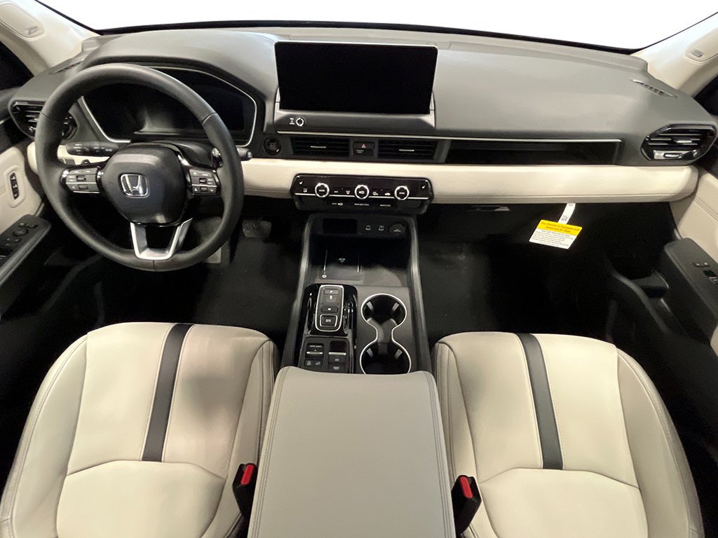 New 2026 Honda Pilot Touring image 3