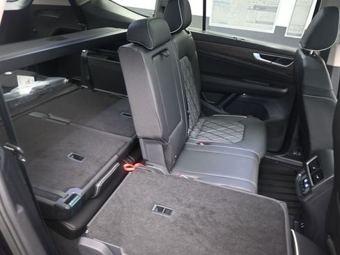 New 2025 Volkswagen Atlas SEL Premium R-Line image 28