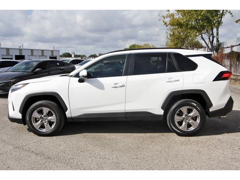 Used 2023 Toyota RAV4 XLE image 4