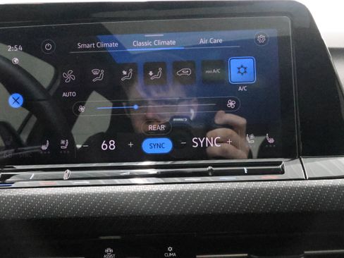 Used 2024 Volkswagen Golf R R image 47