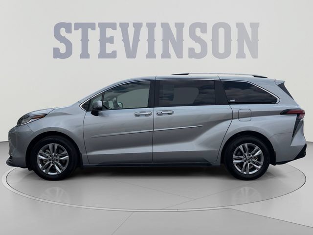 Certified 2025 Toyota Sienna Limited AWD/4WD image 2
