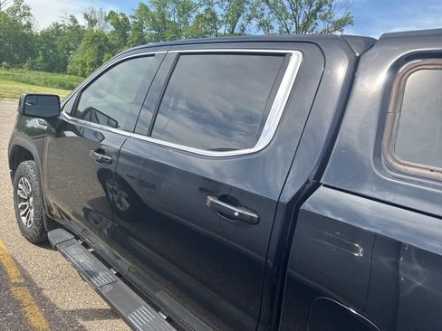 Used 2019 GMC Sierra 1500 SLE w/ SLE Value Package AWD/4WD image 19