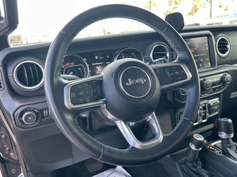 Used 2021 Jeep Wrangler Unlimited Sahara image 32