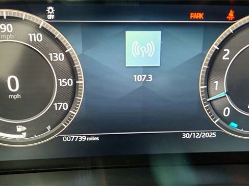 Used 2025 Jaguar F-PACE R-Dynamic S image 37