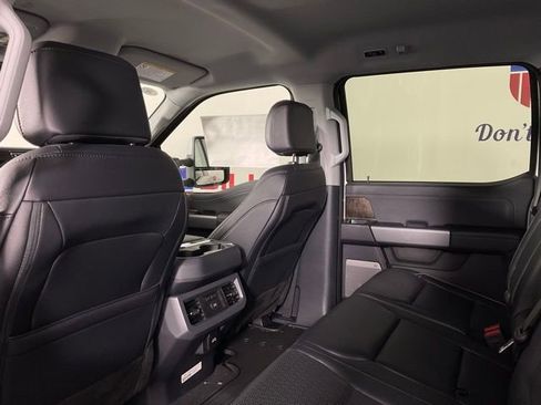 New 2025 Ford F250 Lariat w/ Chrome Package image 15