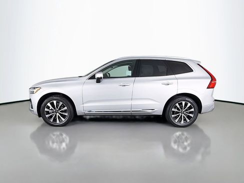 Used 2023 Volvo XC60 B5 Plus w/ Climate Package AWD/4WD image 4