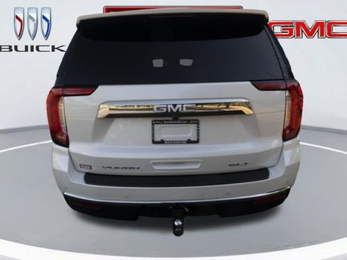 Used 2021 GMC Yukon SLT w/ SLT Luxury Package image 4
