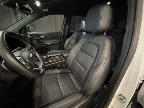 Used 2025 Chevrolet Equinox LT w/ Convenience Package II image 5