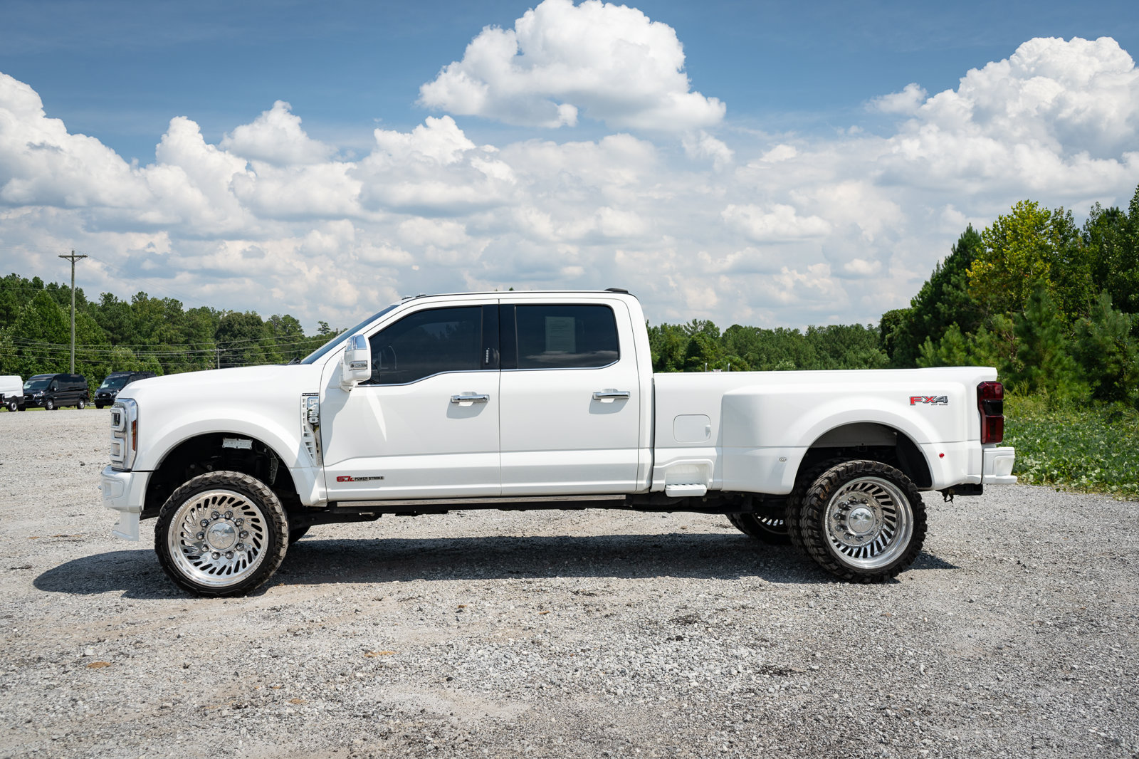Used 2024 Ford F450 Platinum w/ FX4 Off-Road Package AWD/4WD image 16
