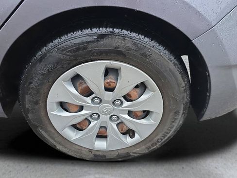 Used 2017 Hyundai Accent SE FWD image 30