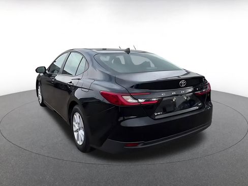 Used 2025 Toyota Camry LE image 4