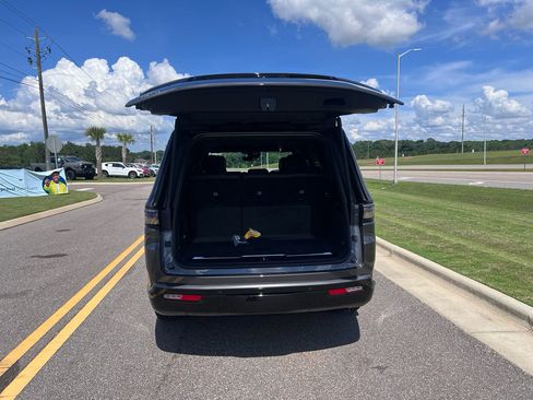 New 2026 Jeep Grand Wagoneer Summit AWD/4WD image 5