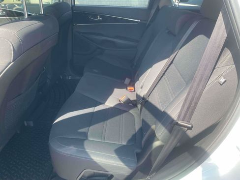 Used 2020 Kia Sorento FWD V6 image 12