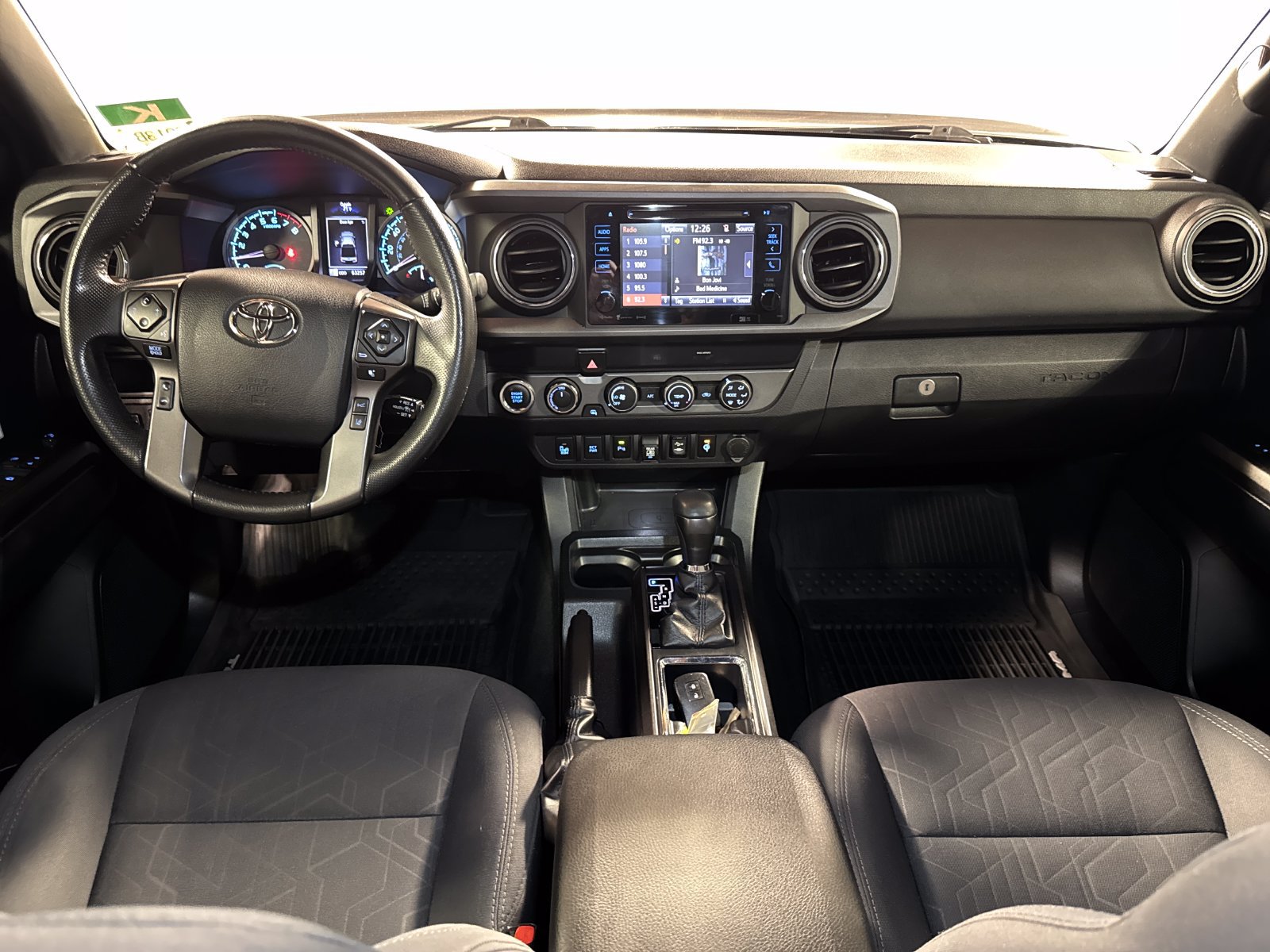 Used 2019 Toyota Tacoma TRD Off-Road w/ Technology Package AWD/4WD image 4
