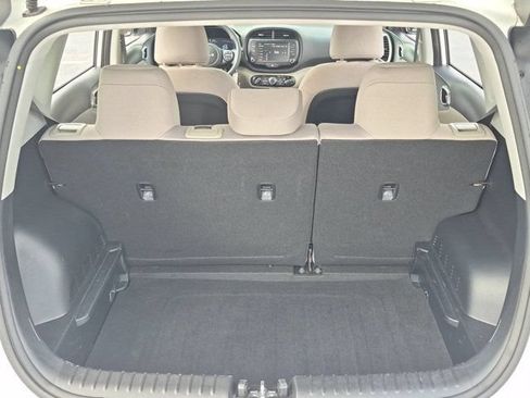 Used 2025 Kia Soul LX FWD image 28