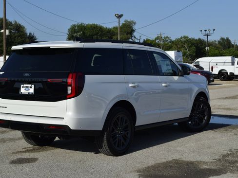 New 2025 Ford Expedition Platinum w/ Stealth Performance Package image 6