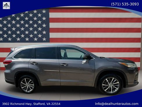 Used 2018 Toyota Highlander XLE AWD/4WD image 4