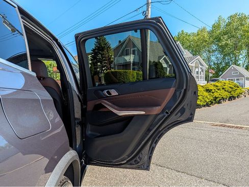 Used 2019 BMW X5 xDrive40i w/ Premium Package AWD/4WD image 12