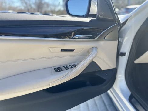 Used 2017 BMW 530i image 28