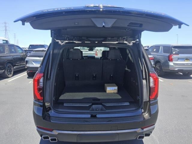 Used 2026 GMC Yukon XL AT4 Ultimate AWD/4WD image 6