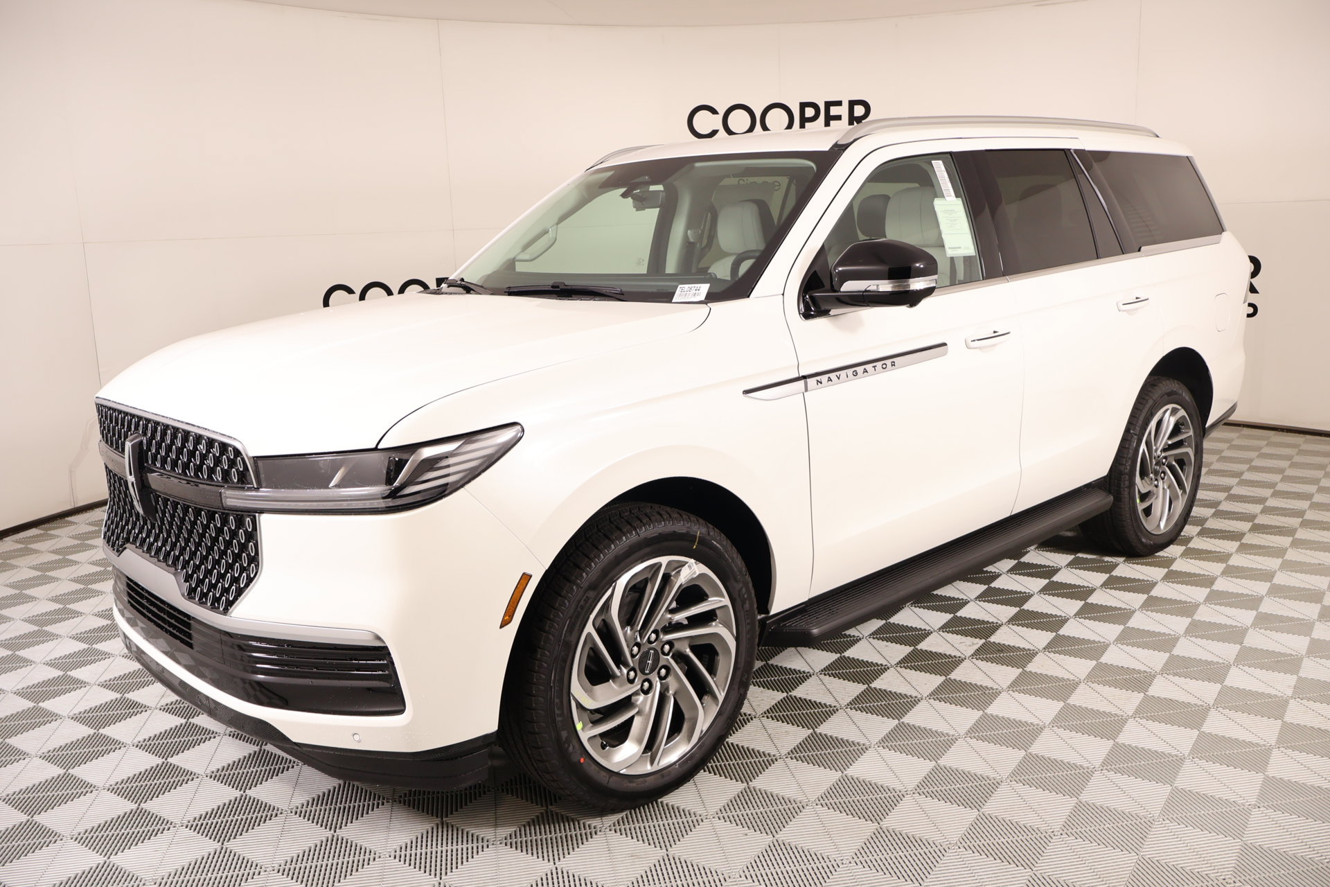 New 2026 Lincoln Navigator Premiere AWD/4WD image 10