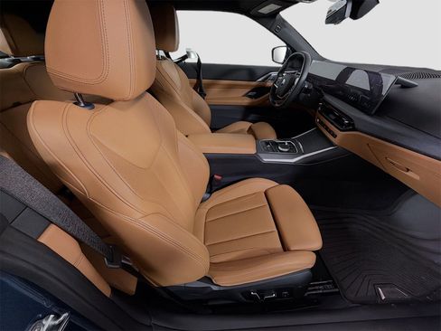 Used 2025 BMW 430i xDrive Convertible w/ Convenience Package image 32