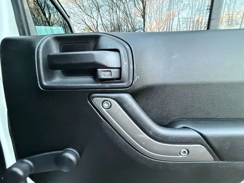 Used 2017 Jeep Wrangler Unlimited Sport image 25