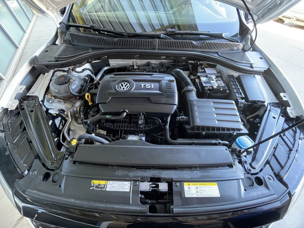 Used 2024 Volkswagen Jetta GLI 40th Anniversary Edition FWD image 57
